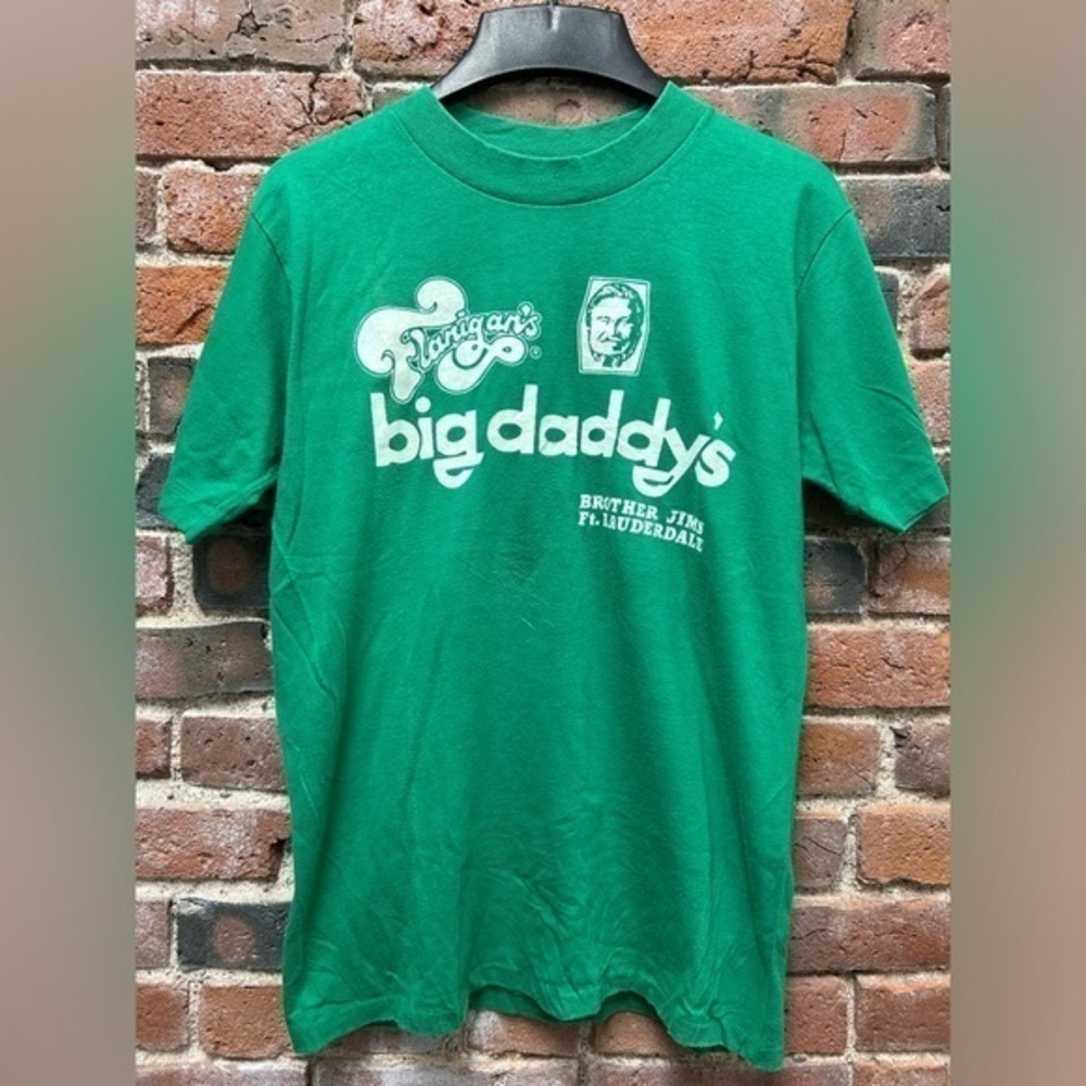 Big Daddy's Ft. Lauderdale Vintage 80s Bar Logo Graphic Tee Medium